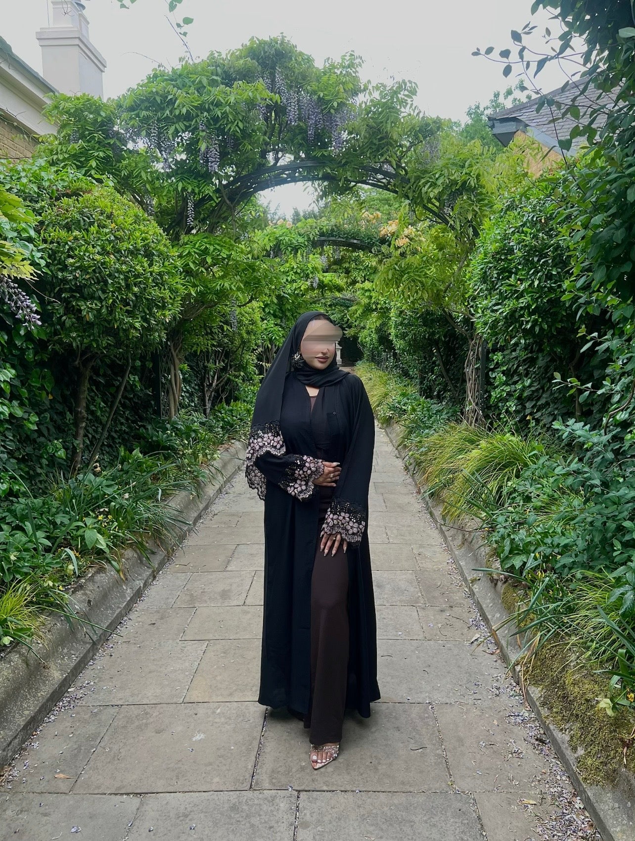 Qamra Abaya