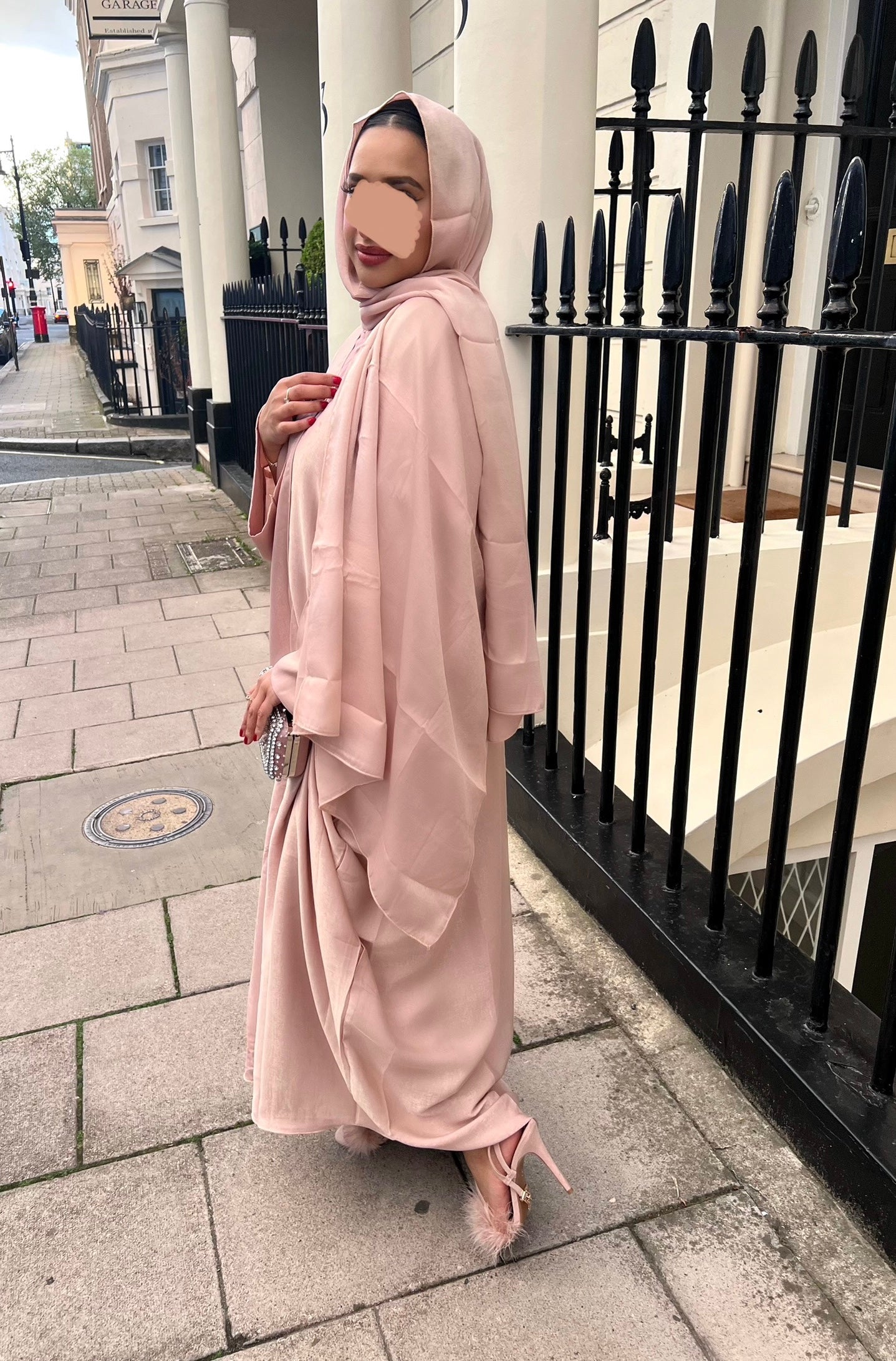 Daliah open butterfly Abaya