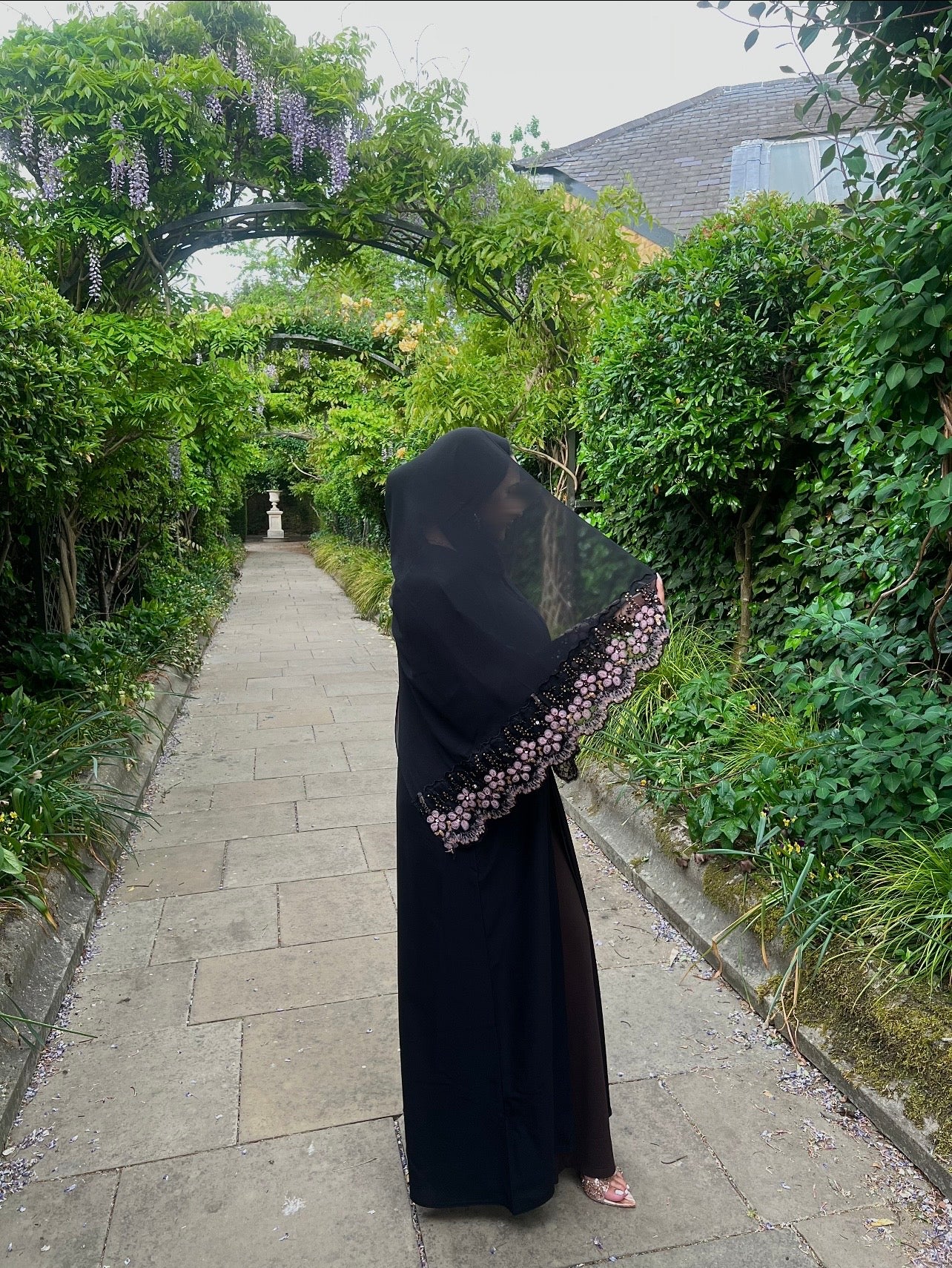 Qamra Abaya